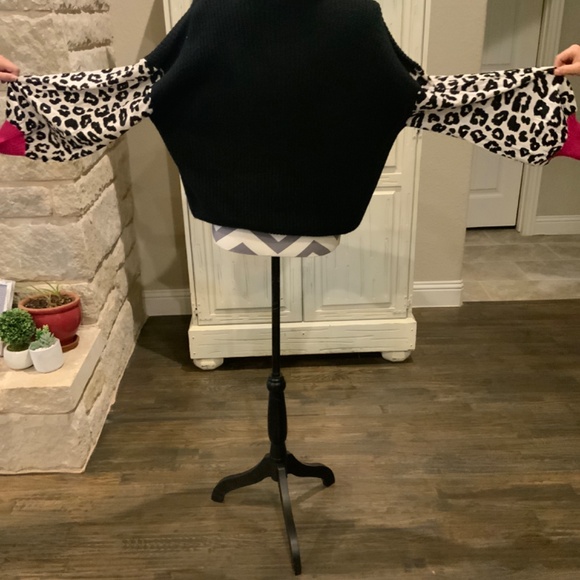 Crazy Train lightning bolt sweater. - Picture 4 of 8